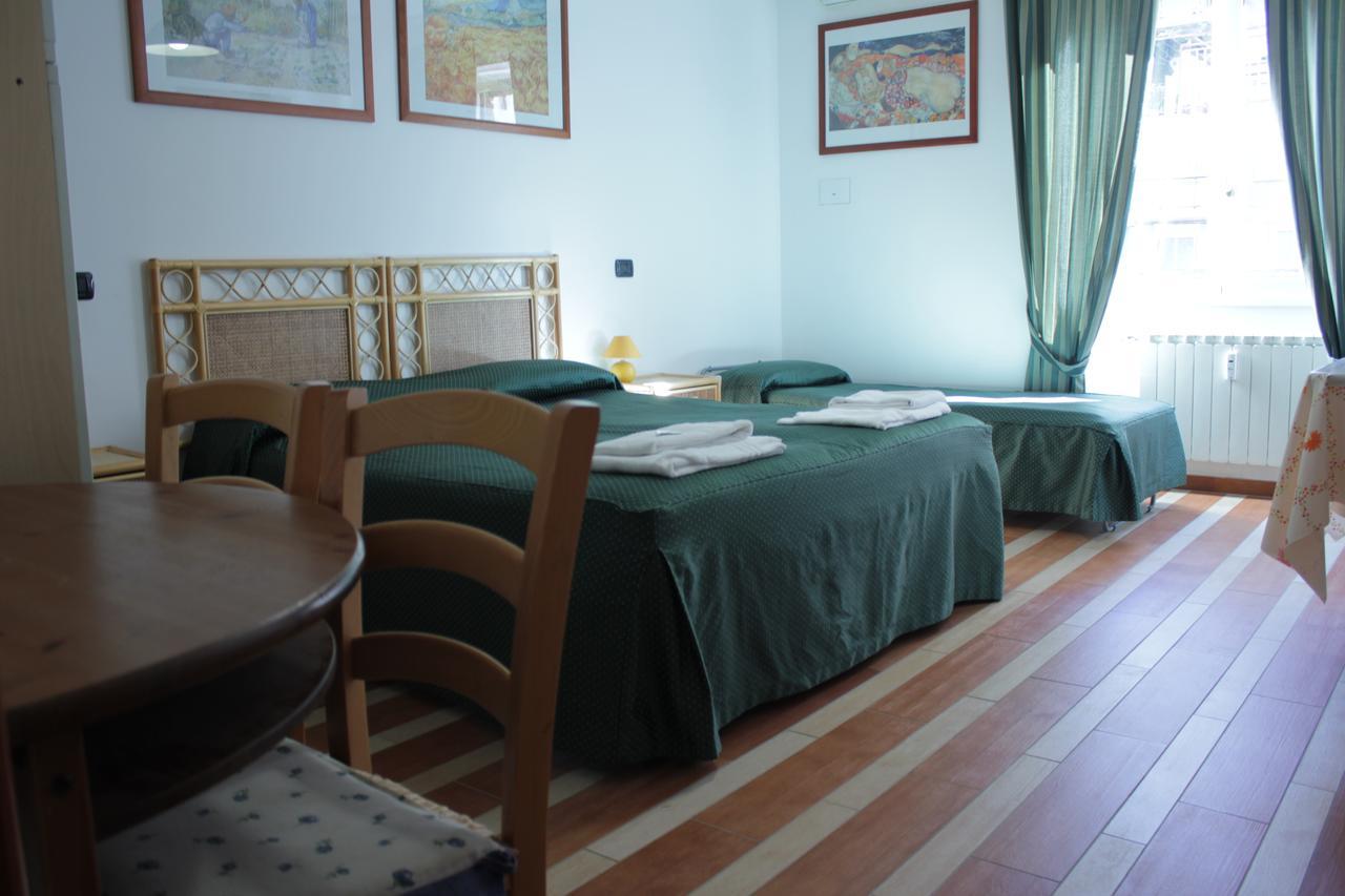 Aparthotel Tourist House Roma Exterior foto