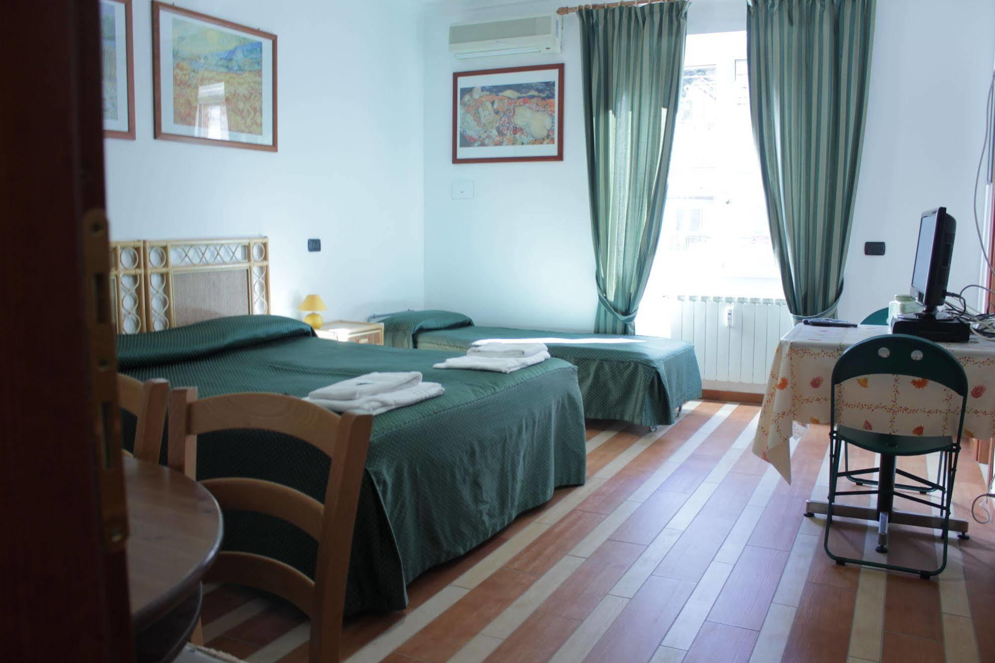 Aparthotel Tourist House Roma Exterior foto