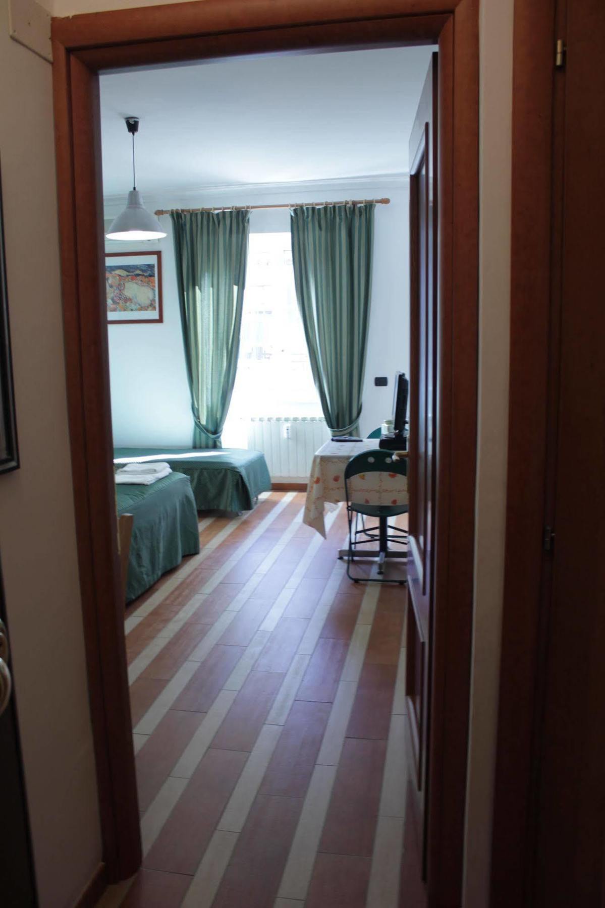 Aparthotel Tourist House Roma Exterior foto